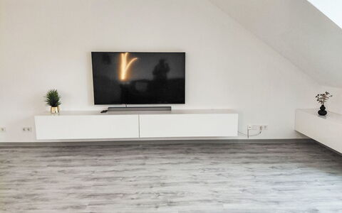 Sonnenschein: Flooring, Fussboden, Holz, Holzboden, Laminatboden, Hartholz, Planke, Wohnzimmer, Fernsehgerät, Fernsehen