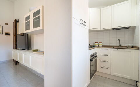 Carigi: Küchengerät, Küche, Countertop, Flooring, Interior Design, Major Appliance, Cabinetry, Holz, Fussboden, Decke