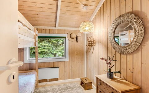 Lirim - 400M from the Sea: Interior Design, Schlafzimmer, Holz, Möbel, Flooring, Decke, Fussboden, Bett, Zimmer, Beleuchtung