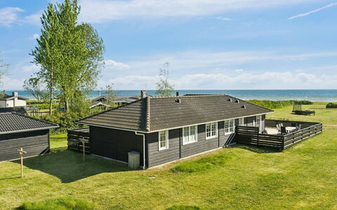 Dietke - 85M from the Sea: Blau, Hütte, Haus, Zuhause, Bauernhaus, Estate, Abstellgleis