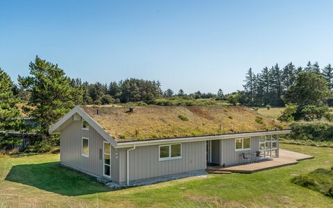 Melita - 2Km from the Sea: Blau, Strauch, Hütte, Ground, Garten, Estate, Schatten, Landscaping, Bauernhaus, Eco Hotel