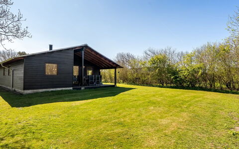 Jaane - 250M to the Fjord: Hütte, Hinterhof, Garten, Gartenbauten, Schuppen, Abstellgleis, Gartenmöbel, Blockhaus, Outdoor Struktur, Hütte