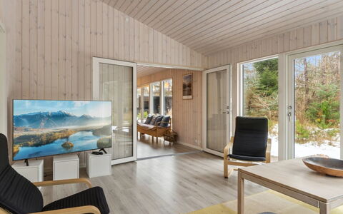 Amitola - 800M from the Sea: Holz, Flooring, Zuhause, Fussboden, Holzboden, Hartholz, Planke, Hütte, Holzbeize, Decke
