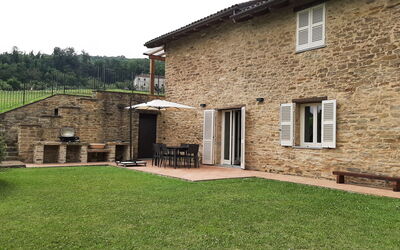 Villa Pietra With Pool On Piemonte Hills