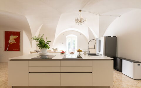 Palazzo Villani Lubelli: Interior Design, Flooring, Möbel, Küche, Decke, Fussboden, Beleuchtung, Countertop, Küchengerät, Cabinetry