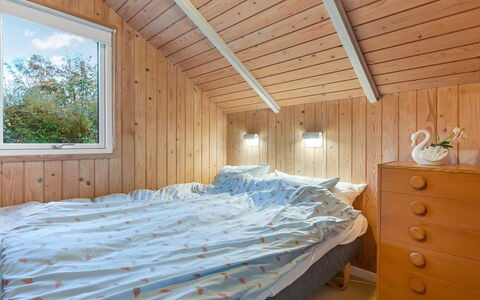 Lenny - 500M from the Sea: Interior Design, Möbel, Couch, Flooring, Fussboden, Zimmer, Decke, Wohnzimmer, Wohnung