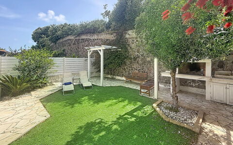 Lux: Garten, Hinterhof, Rasen, Garten, Landscaping, Kunstrasen, Hof, Schatten, Flagstone, Hazienda