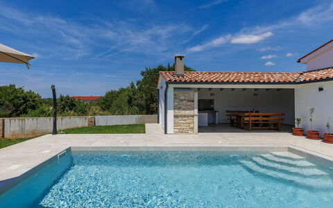 Damir: Schwimmbad, Dach, Verbundwerkstoff, Estate, Resort, Fliese, Water Feature, Villa, Bauernhaus, Schatten