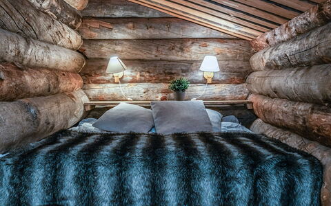 Tunturin Villa Pipo: Holz, Schlafzimmer, Bettdecke, Bedding, Linens, Bett, Interior Design, Zimmer, Bettrahmen, Kissen