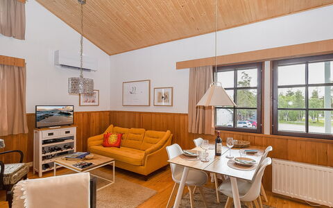 Maijantupa: Interior Design, Möbel, Holz, Flooring, Decke, Fussboden, Zimmer, Couch, Wohnzimmer, Zuhause