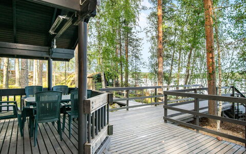 Susiranta: Holz, Veranda, Deck, Holzboden, Hartholz, Planke, Schatten, Geländer, Eco Hotel, Zaun