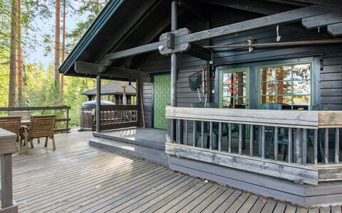 Susiranta: Holz, Veranda, Deck, Holzboden, Planke, Hartholz, Hütte, Abstellgleis, Schatten, Blockhaus