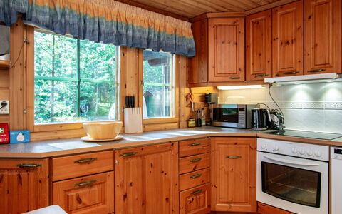 Susiranta: Interior Design, Holz, Cabinetry, Küche, Flooring, Countertop, Decke, Möbel, Schublade, Sinken