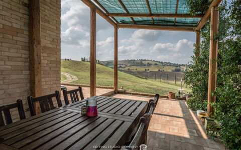 Villa la Dolcevita: Holz, Holzbeize, Outdoor Struktur, Veranda, Schatten, Hartholz, Pergola, Pavillon, Deck, Gartenbauten