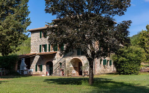 Mulino di Carpineto with Pool Gaiole in Chianti: Baum, Ländliches Gebiet, Estate, Rasen, Bauernhaus, Hazienda, Landscaping, Villa, Park