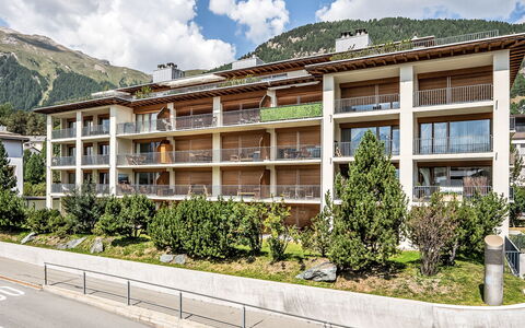 Chesa Promulins: Gebirge, Senke, Balkon, Eco Hotel, Hotel, Bergdorf, Zimmerpflanze, Villa