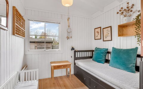 Anelle - 100M from the Sea: Interior Design, Flooring, Möbel, Fussboden, Holz, Holzboden, Decke, Bett, Schlafzimmer, Zimmer