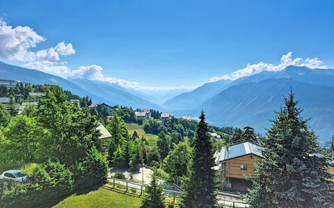 La Roseraie B 24: Berg, Bergforms, Baum, Hügel, Gebirge, Hochland, Bergstation, Landschaft, Senke, Alpen