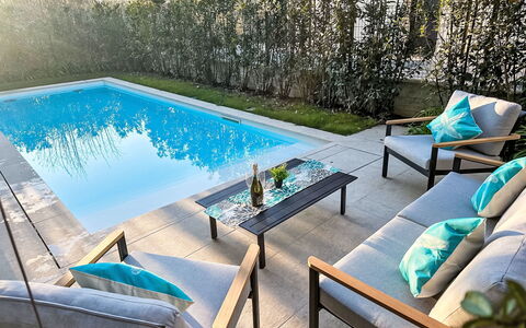 Villa Malia Private Pool: Schwimmbad, Gartenmöbel, Schatten, Resort, Stuhl, Garten, Eco Hotel, Terrasse, Design