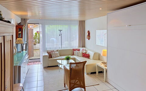 Center Communal D1: Möbel, Interior Design, Couch, Wand, Flooring, Fussboden, Decke, Holz, Wohnzimmer, Zuhause