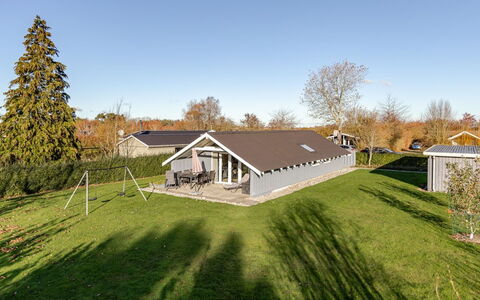 Gerarda - 450M from the Sea: Hütte, Hinterhof, Garten, Gartenbauten, Schuppen, Abstellgleis, Gartenmöbel, Blockhaus, Outdoor Struktur, Hütte