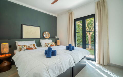 Can Popi: Möbel, Interior Design, Schlafzimmer, Bett, Decke, Bedding, Bettdecke, Zimmer, Zuhause, Fussboden