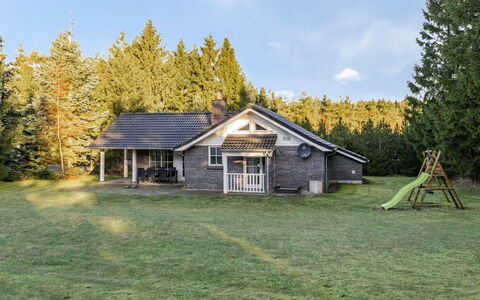 Ørger - 30Km from the Sea: Dach, Haus, Zuhause, Hütte, Tür, Abstellgleis, Deck, Veranda, Planke, Hartholz