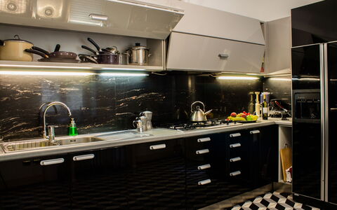 Virginia 16: Küche, Countertop, Major Appliance, Herd, Küchengerät, Interior Design, Gasherd, Cabinetry, Beleuchtung, Herd