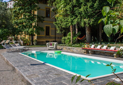 Virginia 16: Schwimmbad, Resort, Gartenmöbel, Verbundwerkstoff, Flagstone, Eco Hotel, Garten, Schatten, Hinterhof, Thermae