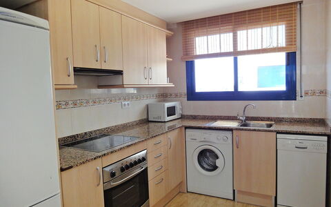 Minini: Eigentum, Zimmer, Cabinetry, Countertop, Major Appliance, Küche, Möbel, Gebäude, Haus, Grundeigentum