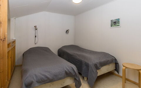 Parintie 3 D 21: Bett, Wand, Schlafzimmer, Fussboden, Flooring, Holz, Möbel, Decke, Interior Design, Bettdecke