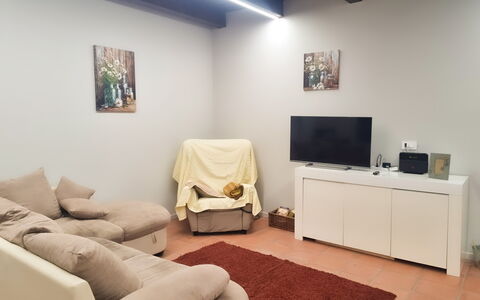 Alma Montis - Frabosa Sottana: Möbel, Interior Design, Flooring, Fussboden, Holz, Zimmer, Couch, Beleuchtung, Decke, Wohnzimmer