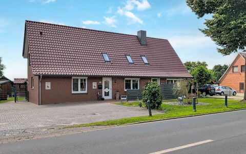 Wanna 102: Gebäude, Fenster, Haus, Dach, Wohngebiet, Zuhause, Nachbarschaft, Hütte, Menschliche Siedlung, Abstellgleis