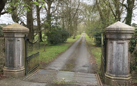 The Stables Holiday Cottage No 9: Weg, Walkway, Tor, Landscaping, Park, Auffahrt, Pfad, Zaun