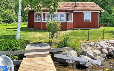 Hults-Kulla: Baum, Haus, Hütte, Zuhause, Bank, Ländliches Gebiet, Grundstueck, See, Ufer