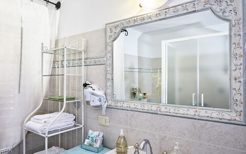 Villa Medicea Lo Sprocco: Interior Design, Armatur, Badezimmer, Spiegel, Installation, Fussboden, Zapfhahn, Zimmer, Sinken, Bad Sink