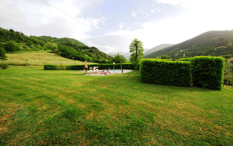 Villa Vindelbono: Grün, Bergforms, Gras, Natur, Natürliche Landschaft, Hügel, Wiese, Berg, Landschaft, Hochland