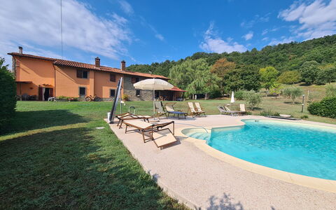 Villa Vindelbono: Schwimmbad, Eco Hotel, Estate, Gartenmöbel, Resort, Hazienda, Bauernhaus, Villa, Thermae, Hinterhof
