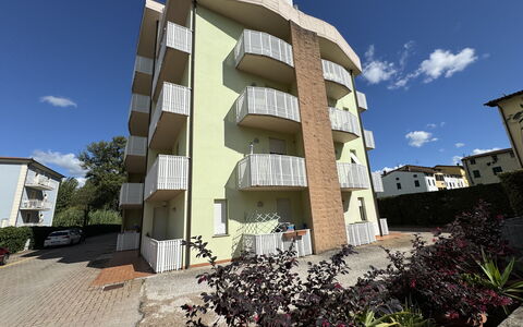 Liz: Wohngebiet, Wohnung, Eigentumswohnung, Balkon, Vorort, Hotel