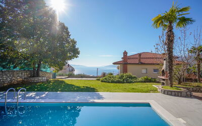 Opatija Matulji 406: Blau, Schwimmbad, Wohngebiet, Resort, Eco Hotel, Estate, Flagstone, Villa, Schatten, Landscaping