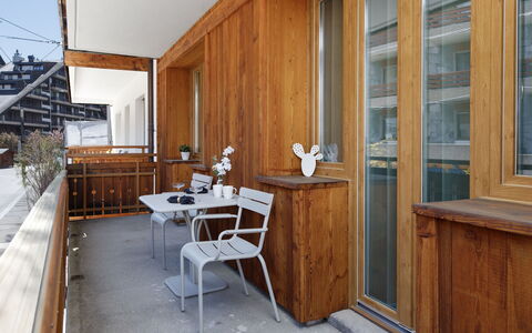 Résidence Terrazza 1: Holz, Wohnung, Holzbeize, Hartholz, Balkon, Planke, Sperrholz, Glas, Veranda, Holz