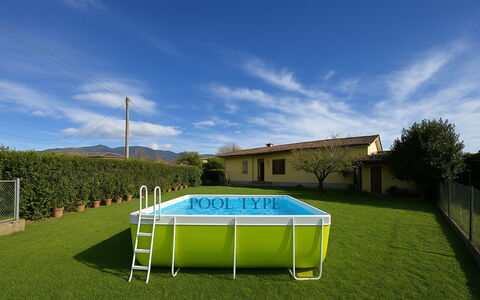 Villa Lory: Schwimmbad, Verbundwerkstoff, Freizeit, Schatten, Hinterhof, Garten, Rasen, Garten, Resort, Kunstrasen