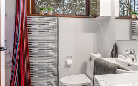 Lökea - from the Sea: Interior Design, Armatur, Flooring, Badezimmer, Sinken, Fussboden, Installation, Zapfhahn, Zimmer, Bad Sink