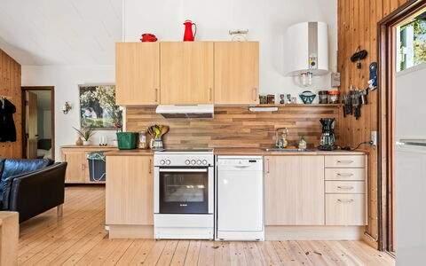 Lökea - from the Sea: Küche, Küchengerät, Major Appliance, Flooring, Holz, Möbel, Countertop, Interior Design, Fussboden, Cabinetry