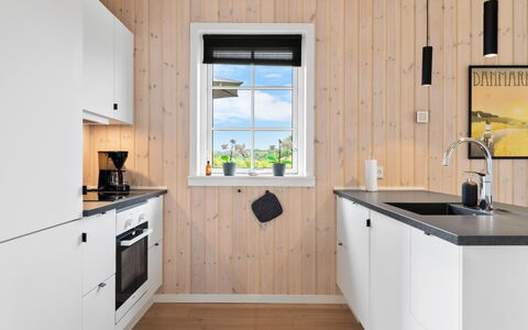 Rixa - 350M from the Sea: Holz, Küche, Zuhause, Hartholz, Countertop, Planke, Holzbeize, Küchengerät, Holzboden, Cabinetry