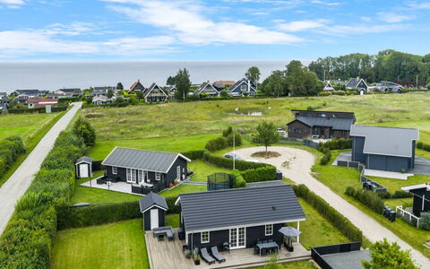 Rixa - 350M from the Sea: Holz, Möbel, Wohnung, Zimmer, Decke, Holzbeize, Stuhl, Hartholz, Lack, Holz