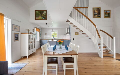 Teåker: Flooring, Interior Design, Holz, Holzboden, Fussboden, Decke, Möbel, Beleuchtung, Esszimmer, Laminatboden