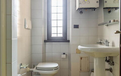 Relais de Ricci: Armatur, Flooring, Badezimmer, Toilleten Sitz, Toilette, Fussboden, Sinken, Installation, Bad Sink, Zapfhahn