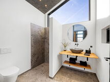 Elisabet - 400M from the Sea