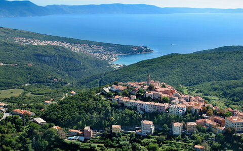 Istria Queen: Hochland, Hügel, Landschaft, Wohngebiet, Bergstation, Küsten Und Ozeanische Forms, Menschliche Siedlung, Küste, Vogelperspektive, Dorf